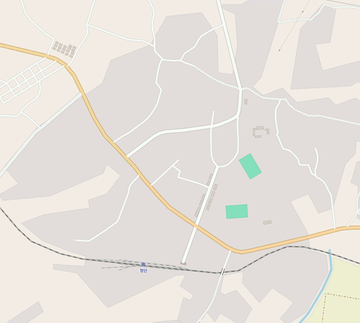 GIF animé d'une carte OpenStreetMap, ville de Chongdan-up dans le Hwanghae du Sud, en Corée du Nord.

Première image : la principale route traversant la vile du nord-ouest au sud-est est présentes, les autres principaux axes routiers dans la ville sont cartographié avec une zone résidentielle.

Deuxième image : tous les bâtiments, toutes les écoles, le marché public, le stade, les routes résidentielles, les cours d'eau, et le landuse environnant (des champs) apparaissent, toutes les formes sont redessinés plus précisement !